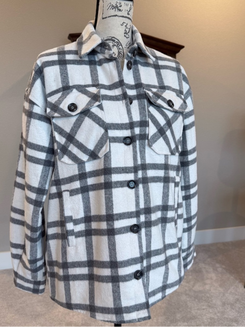Thread & Supply Plaid Shacket Jacket Gray White Button Front XS